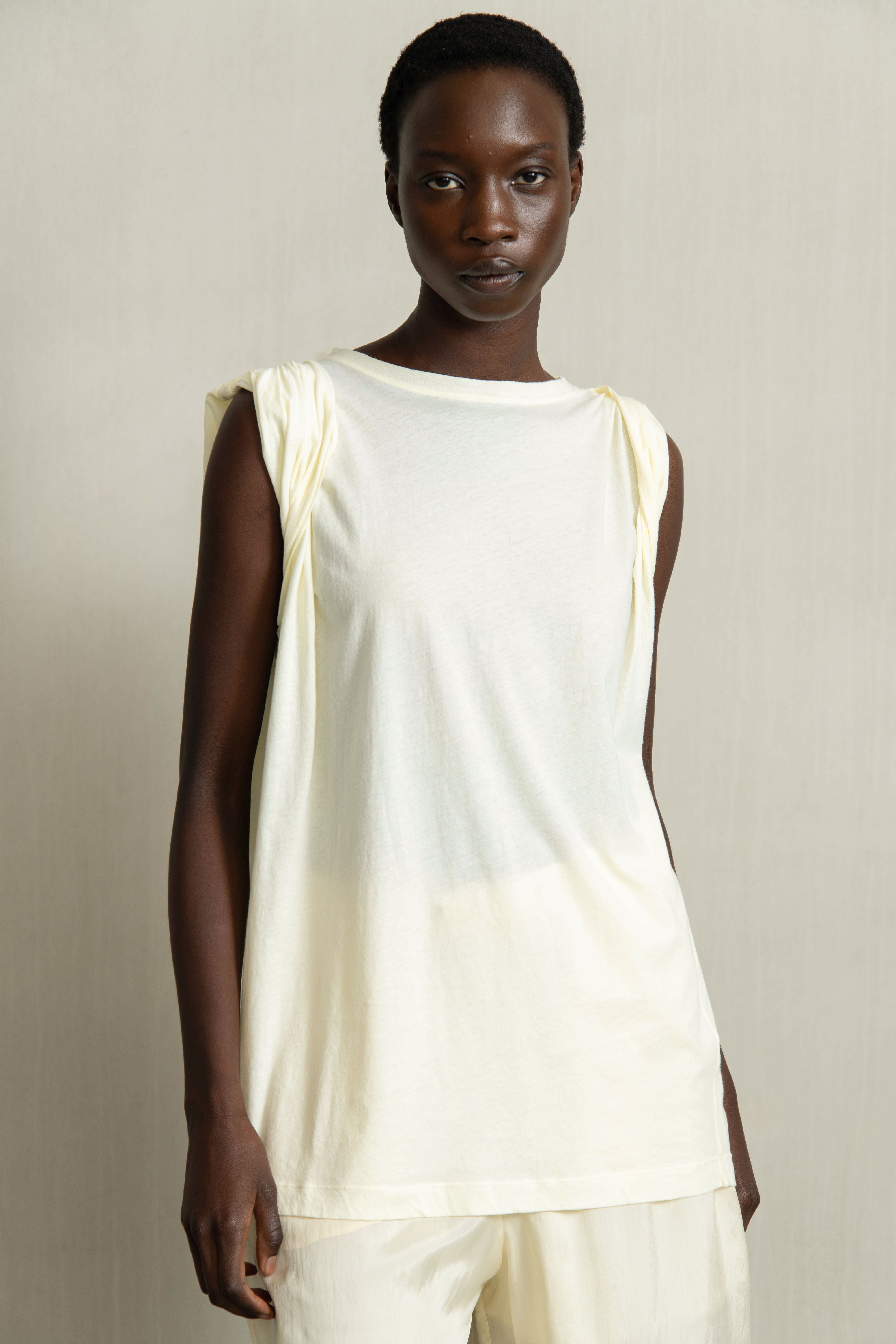 BARA TEE LIGHT YELLOW