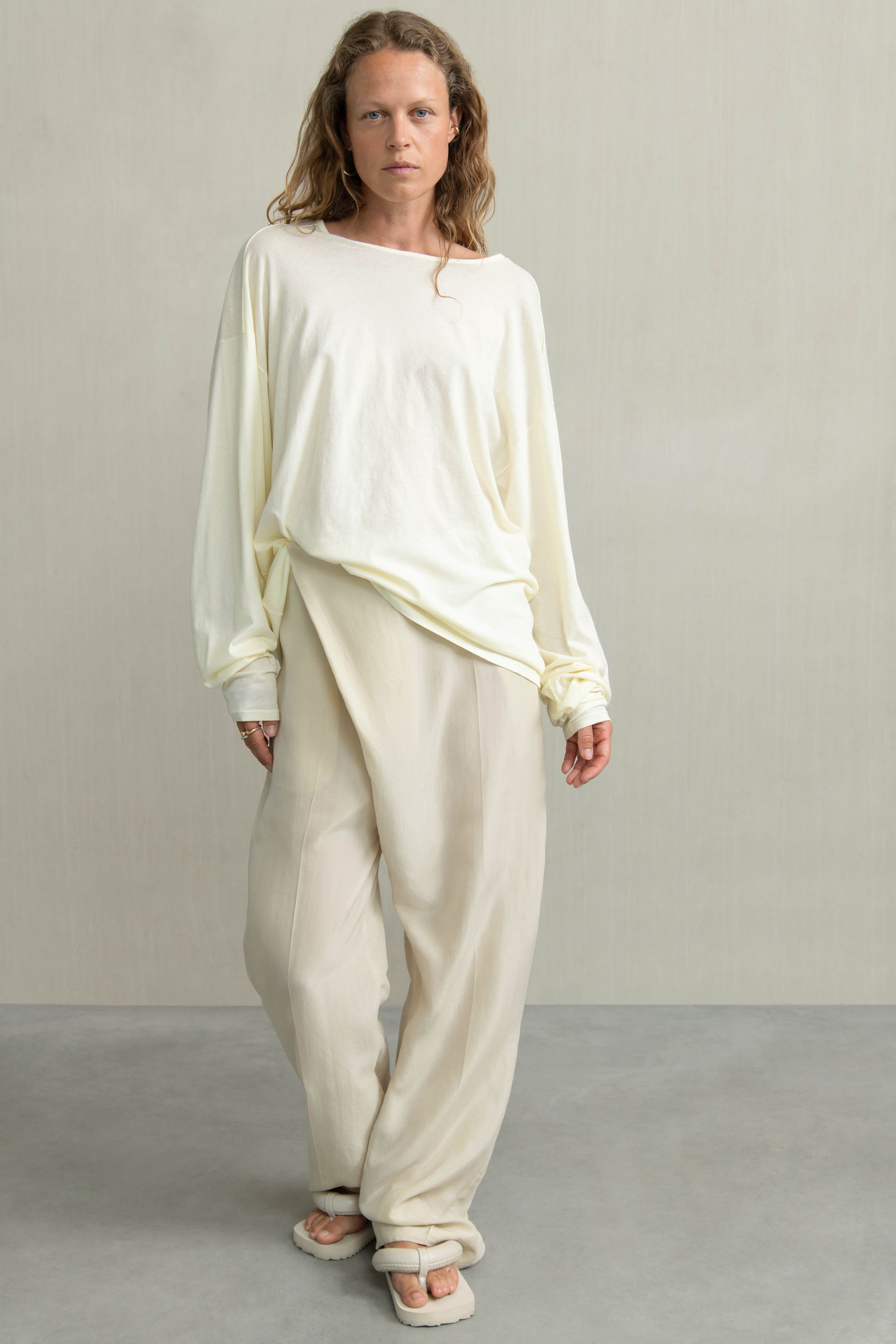 BEATA TEE LIGHT YELLOW