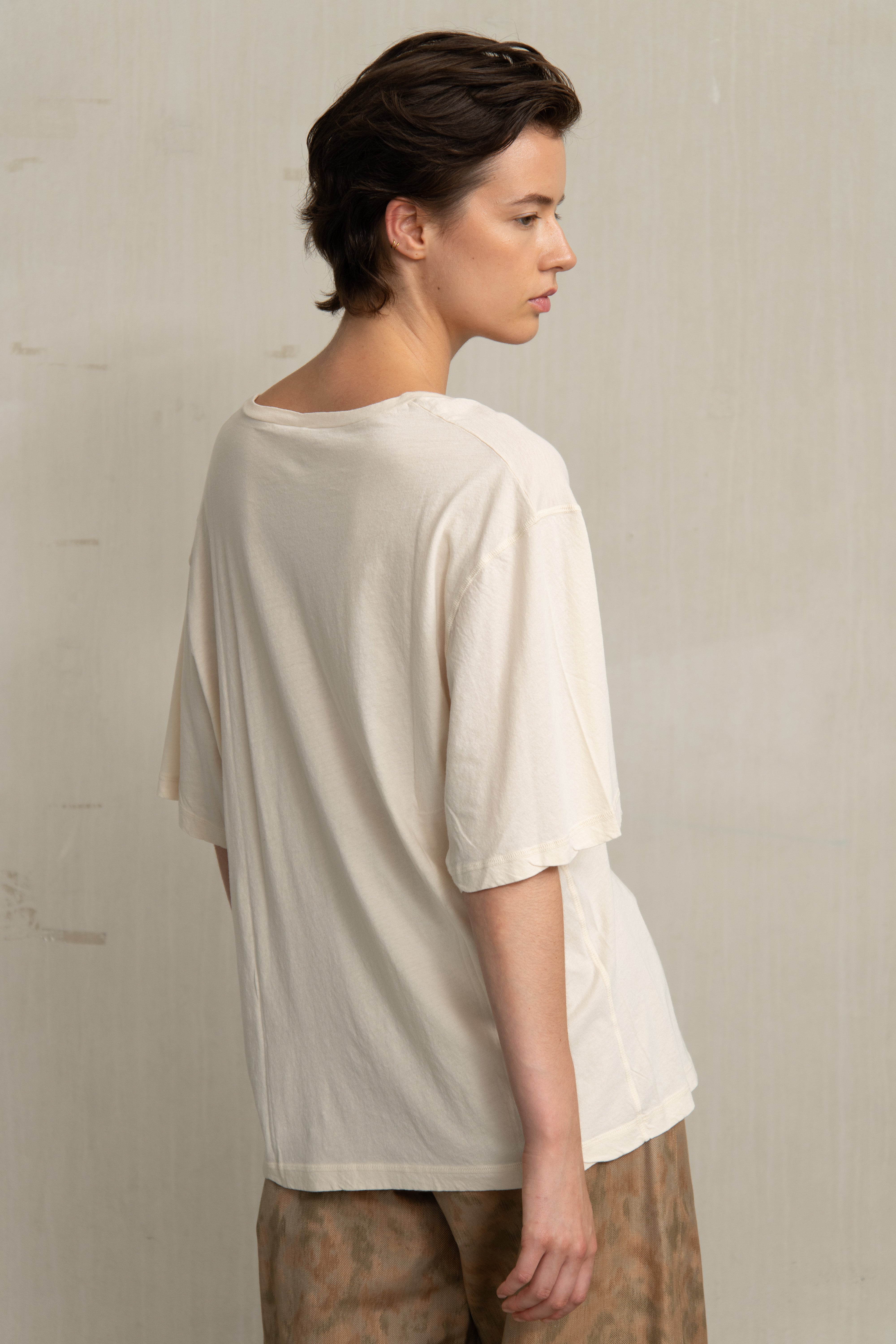 BEAU TEE ALMOND