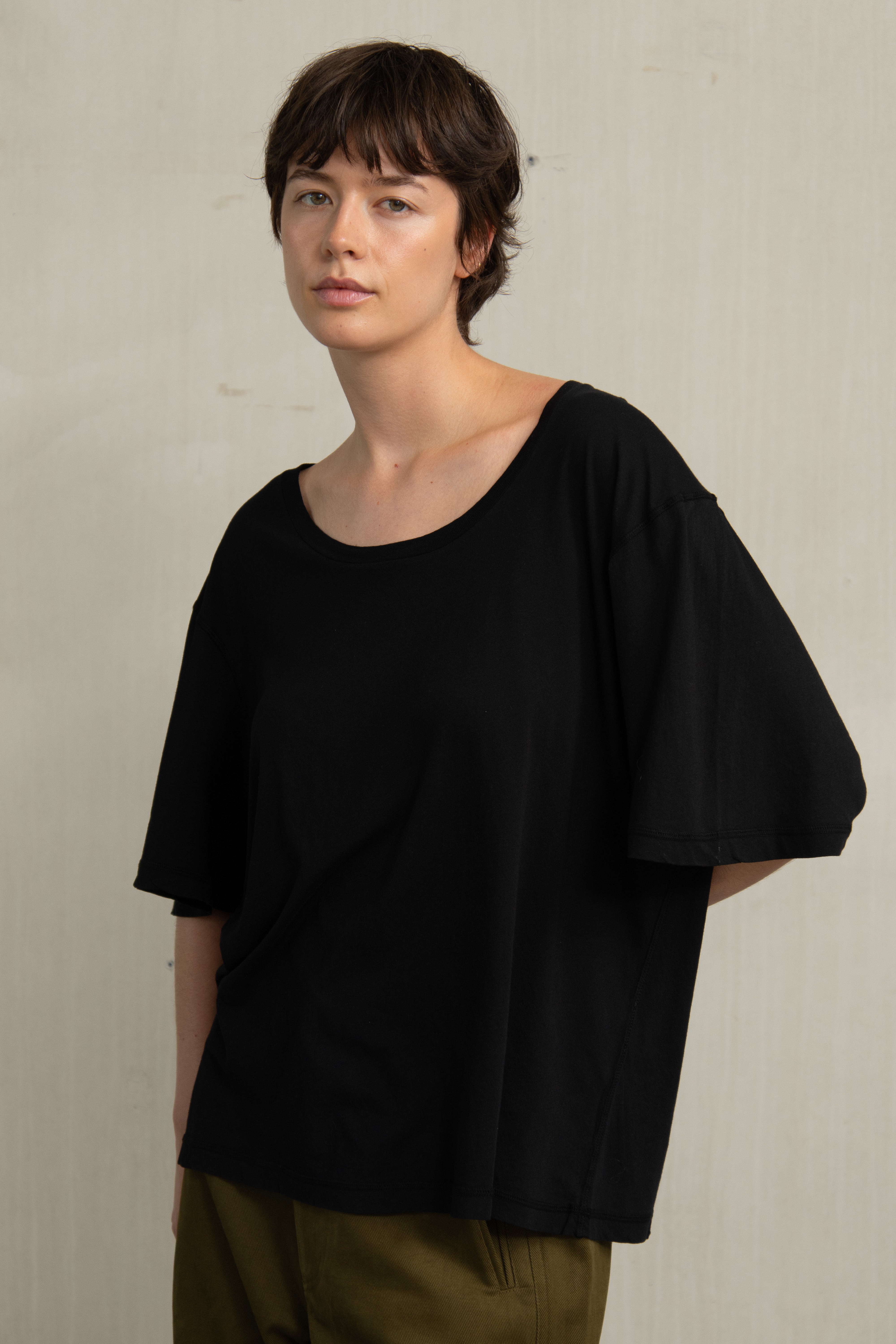BEAU TEE BLACKISH