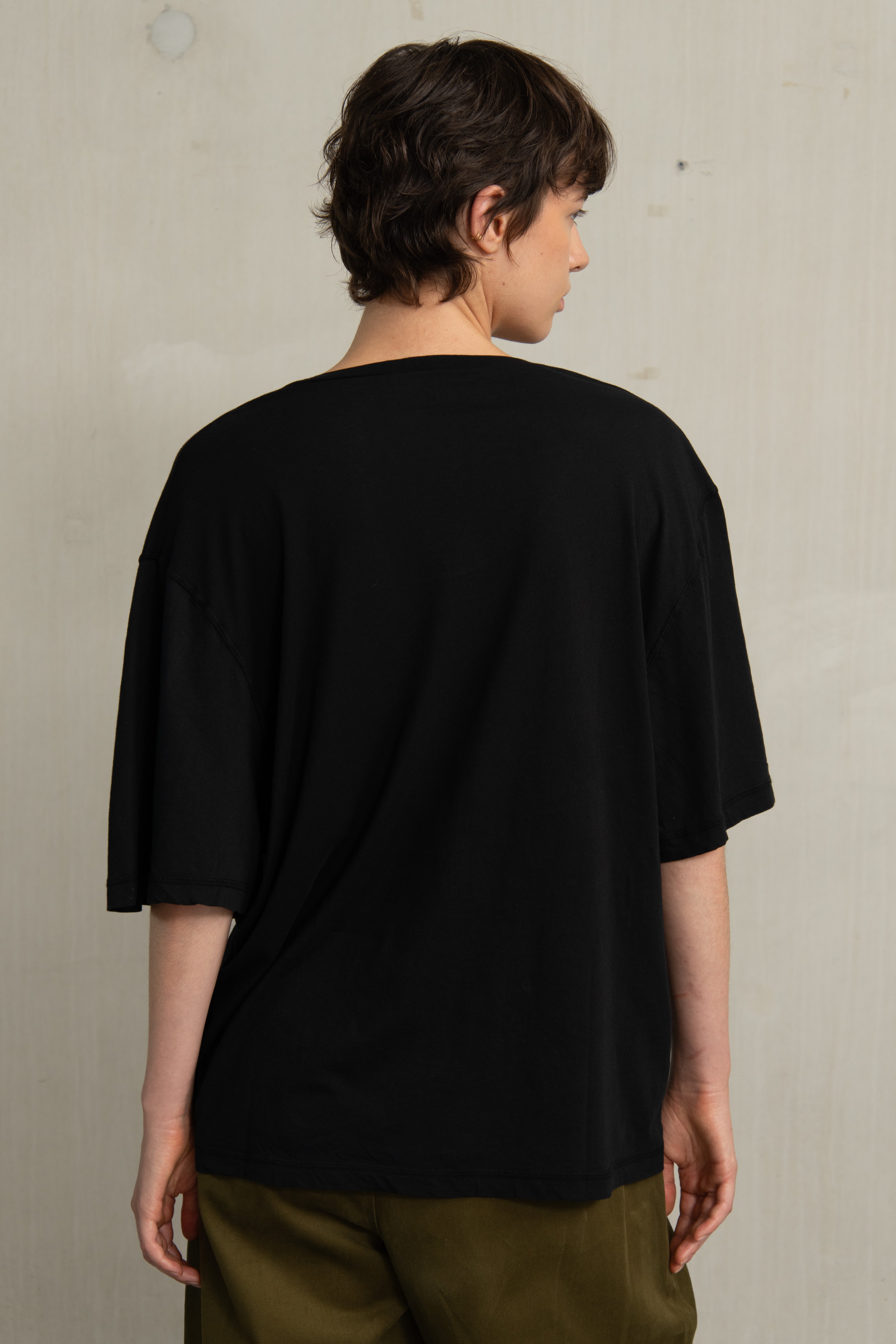 BEAU TEE BLACKISH