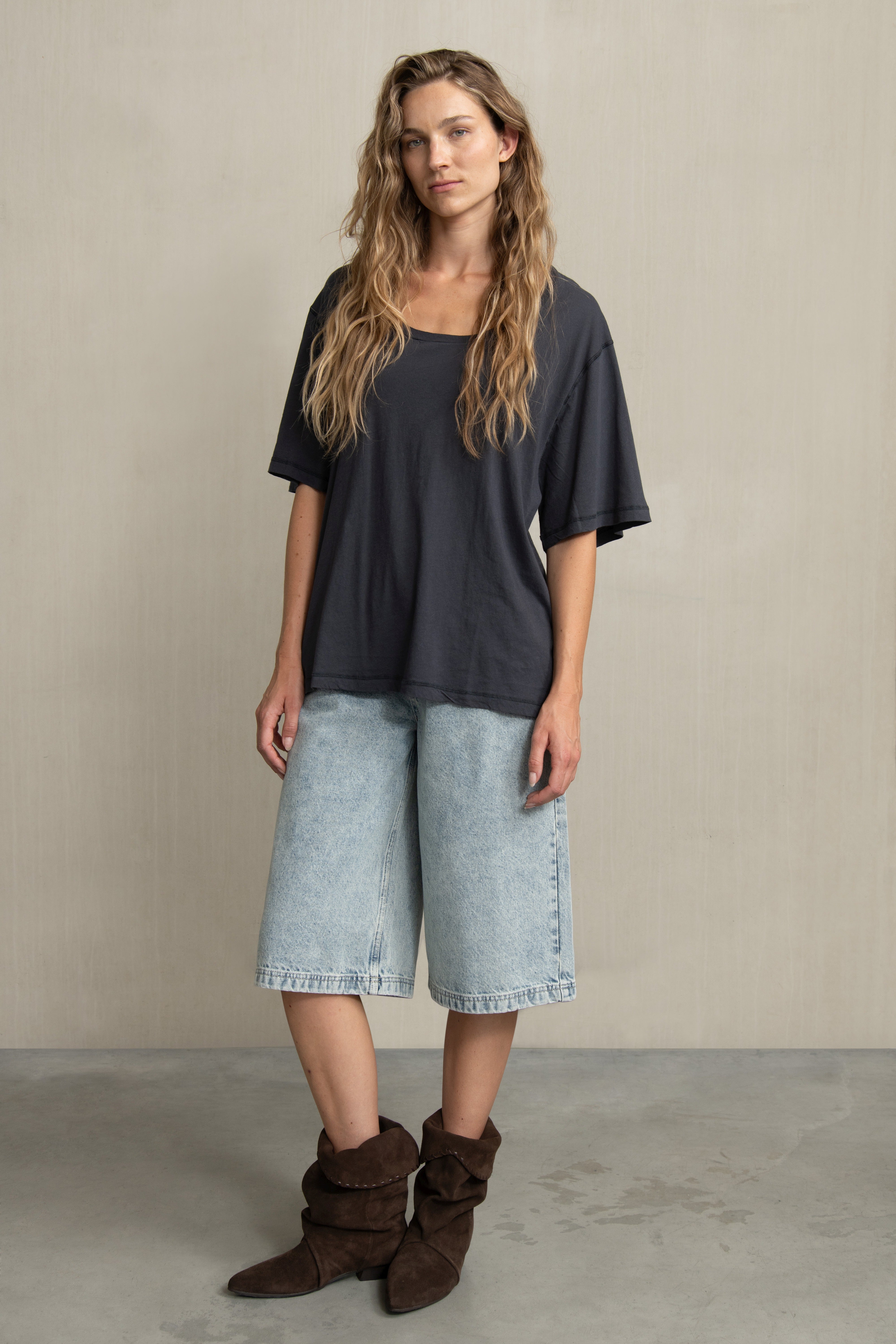 BEAU TEE GRAPHITE