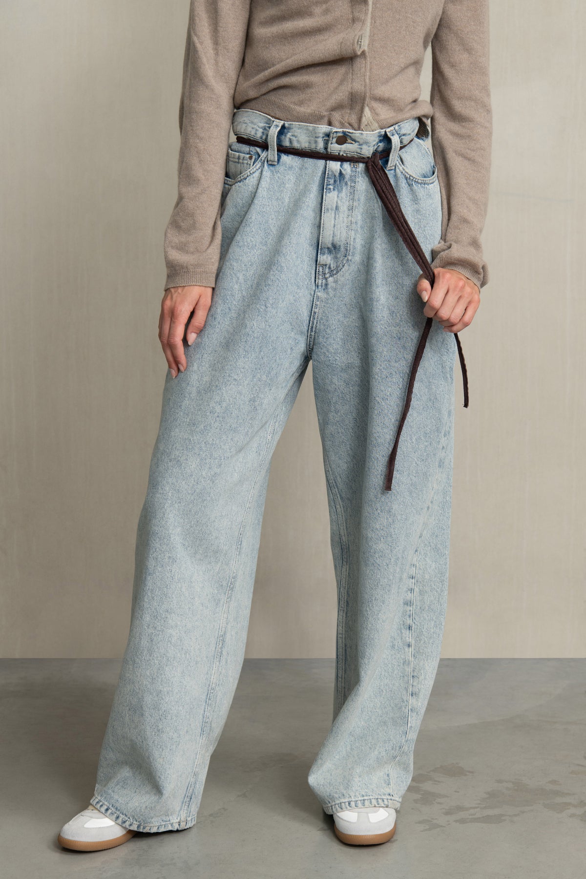 DAAN HOSE BLEACHED DENIM