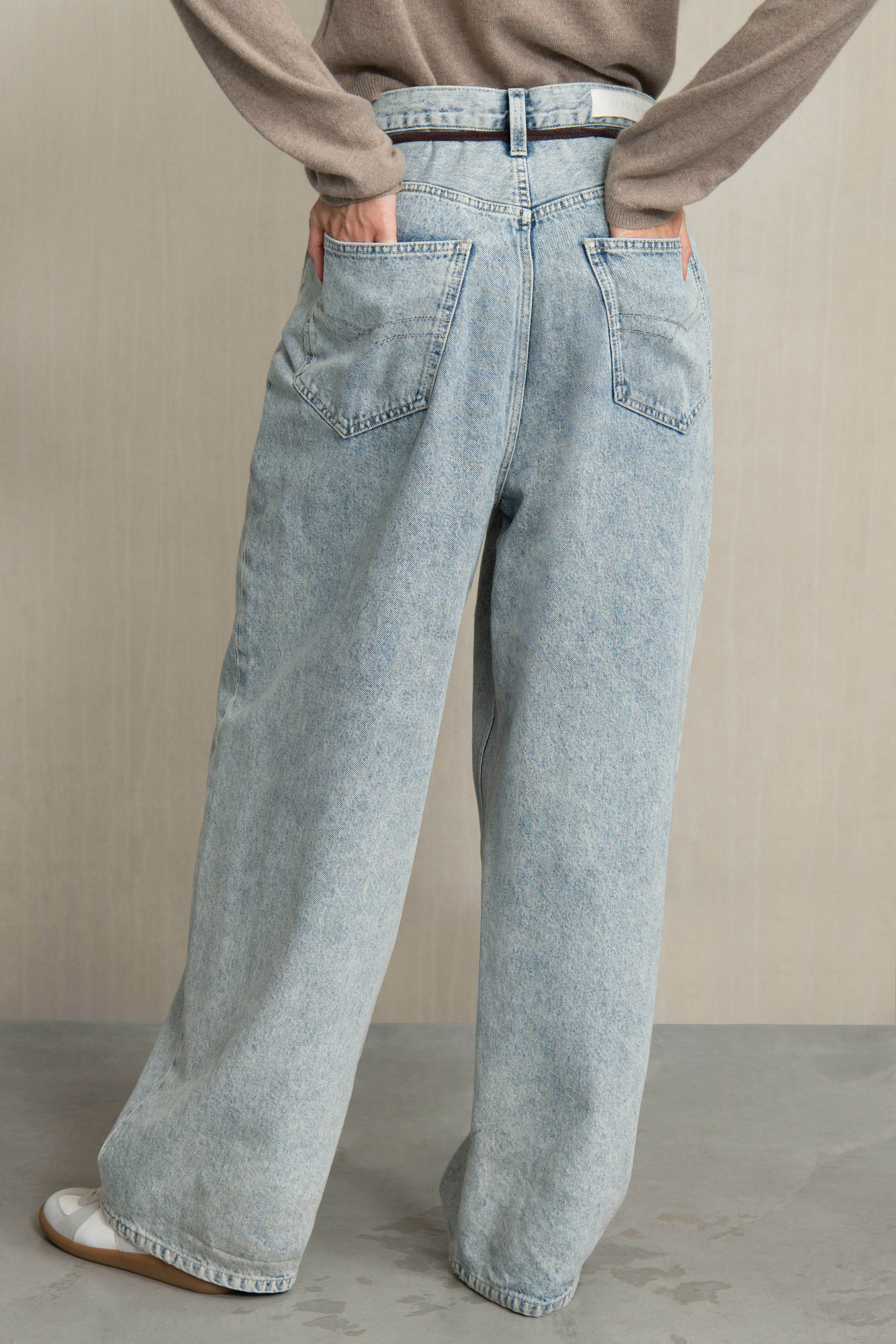 DAAN HOSE BLEACHED DENIM