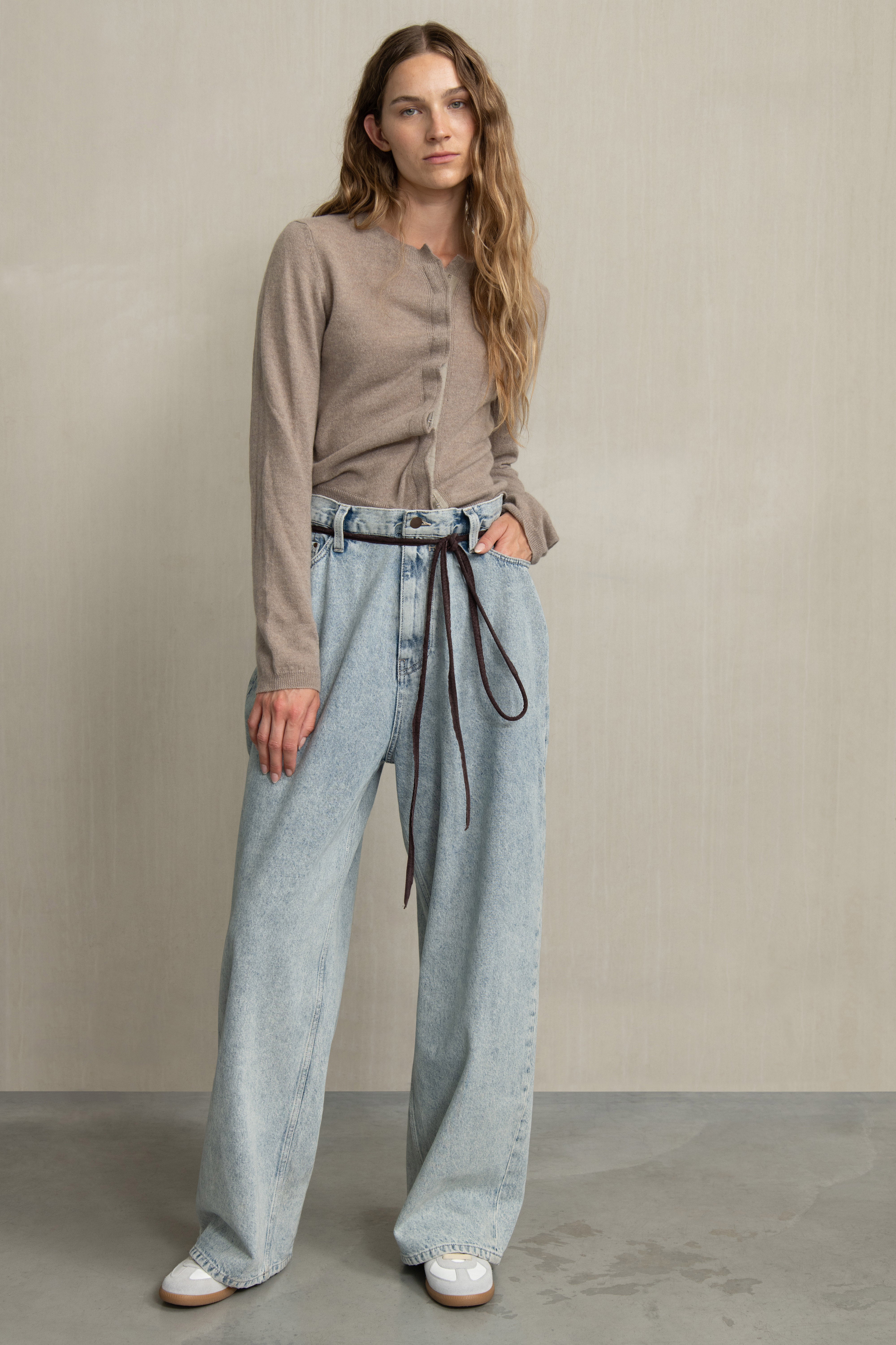 DAAN HOSE BLEACHED DENIM