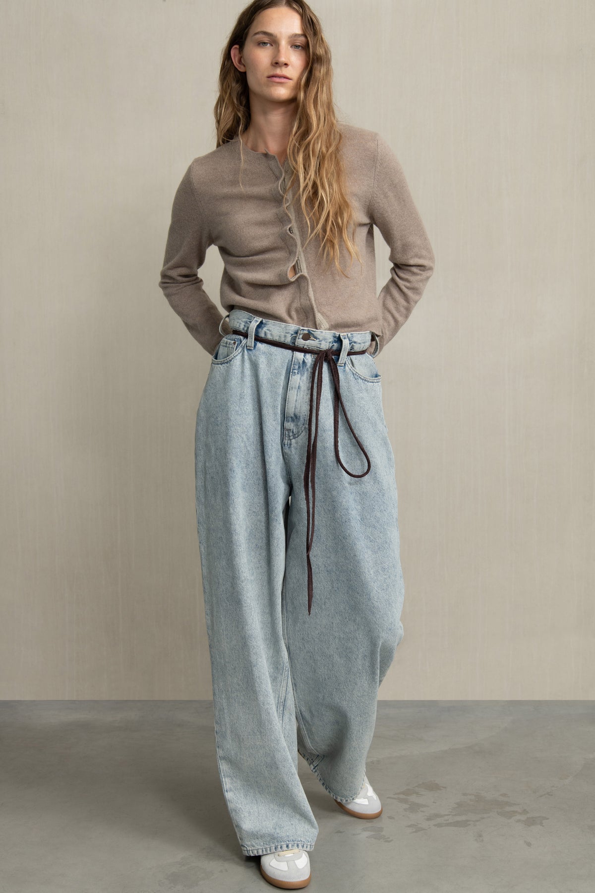 DAAN HOSE BLEACHED DENIM