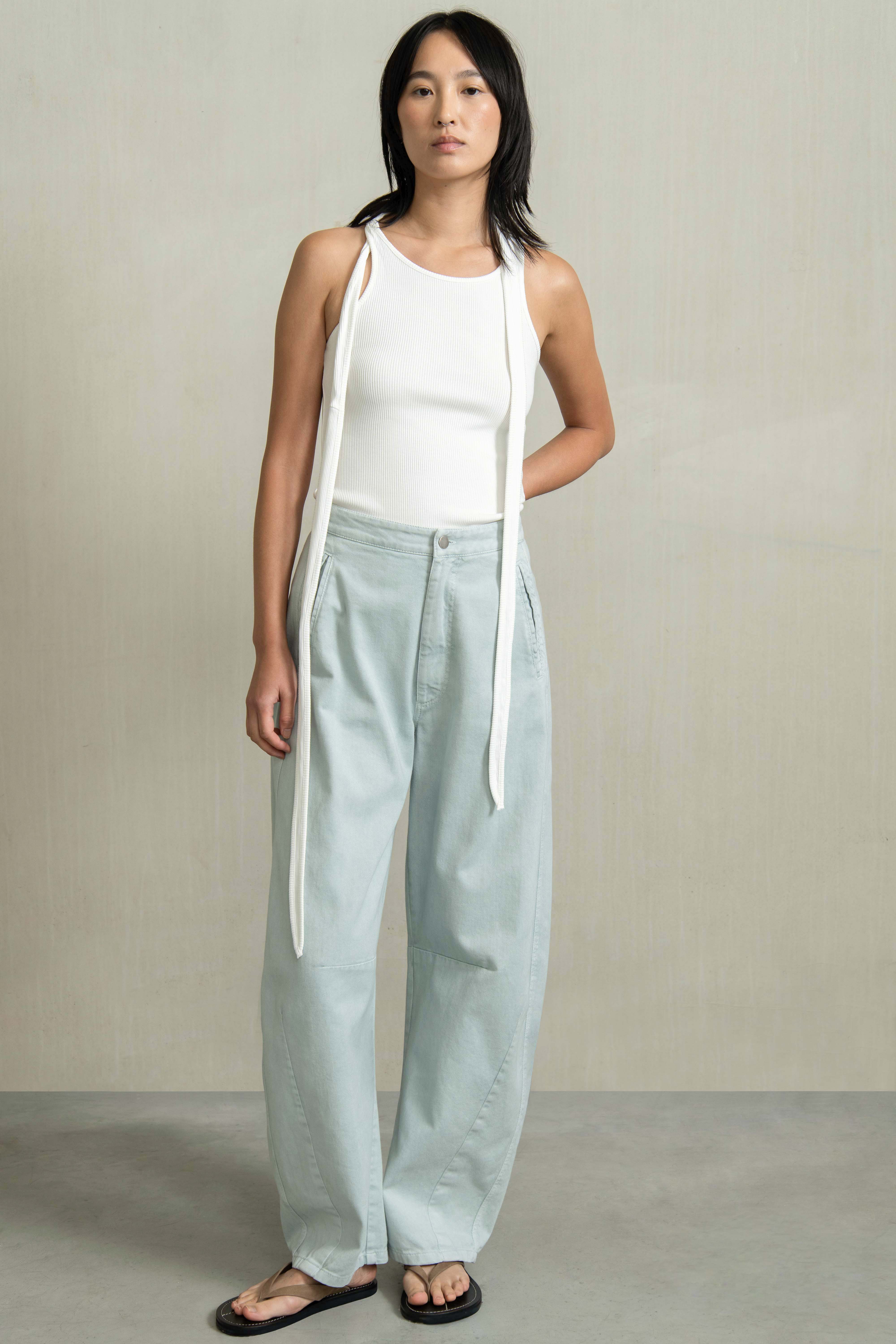 RIA TEE MILK - HUMANOID