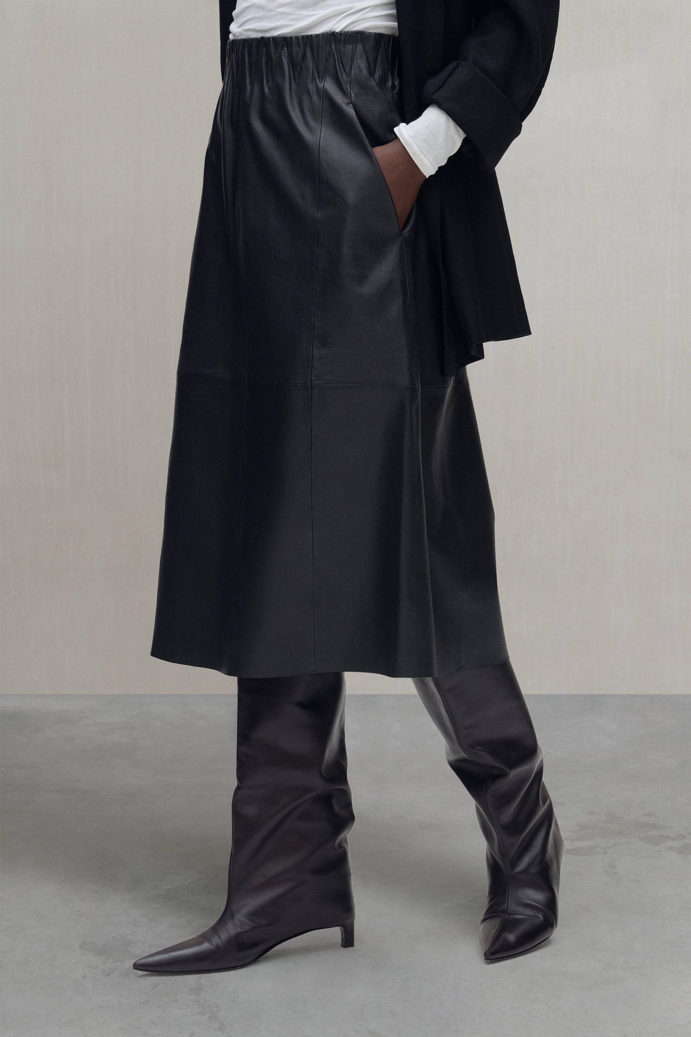 JUPE SAFIYAH BLACKISH