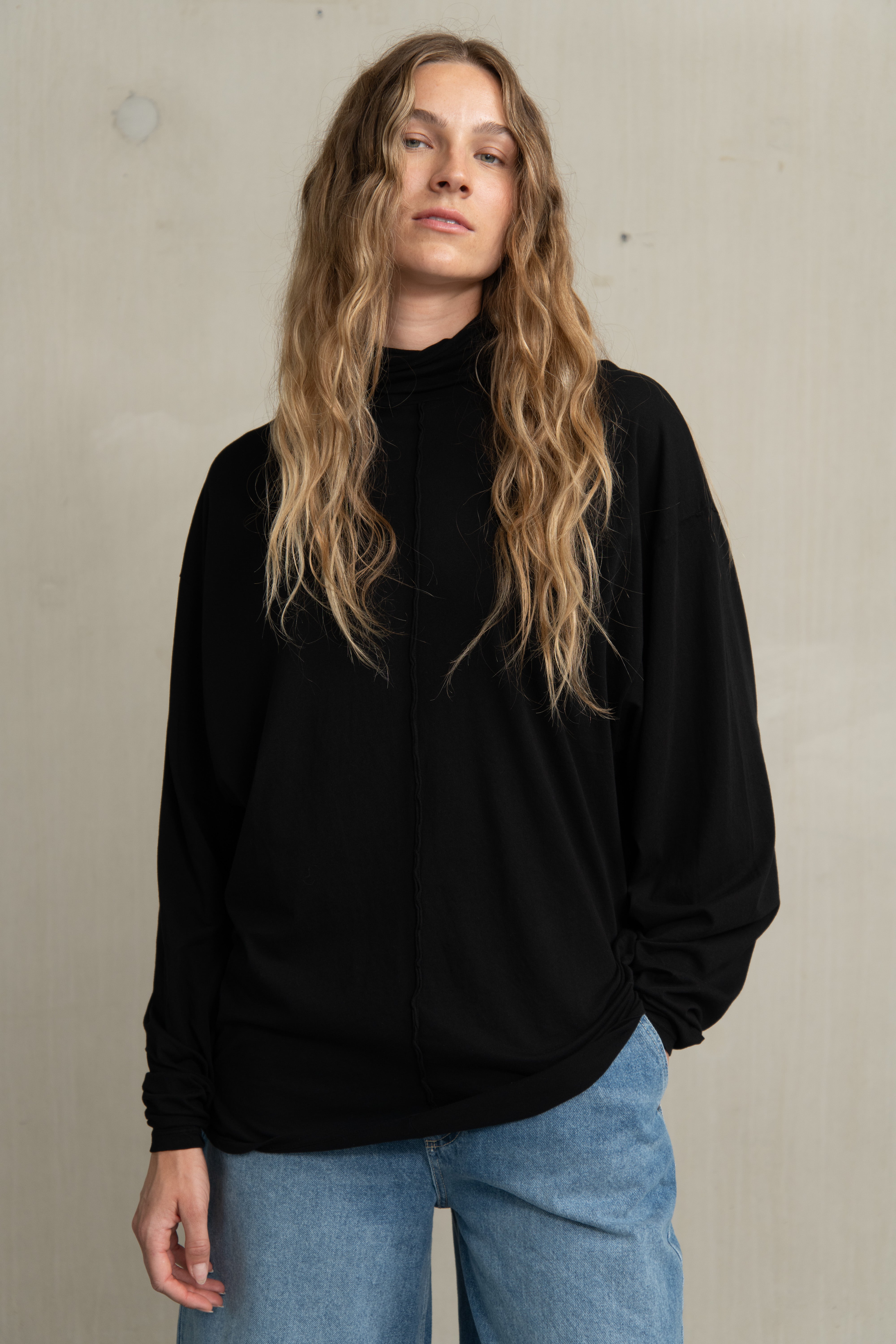 BEATRIX TEE BLACKISH