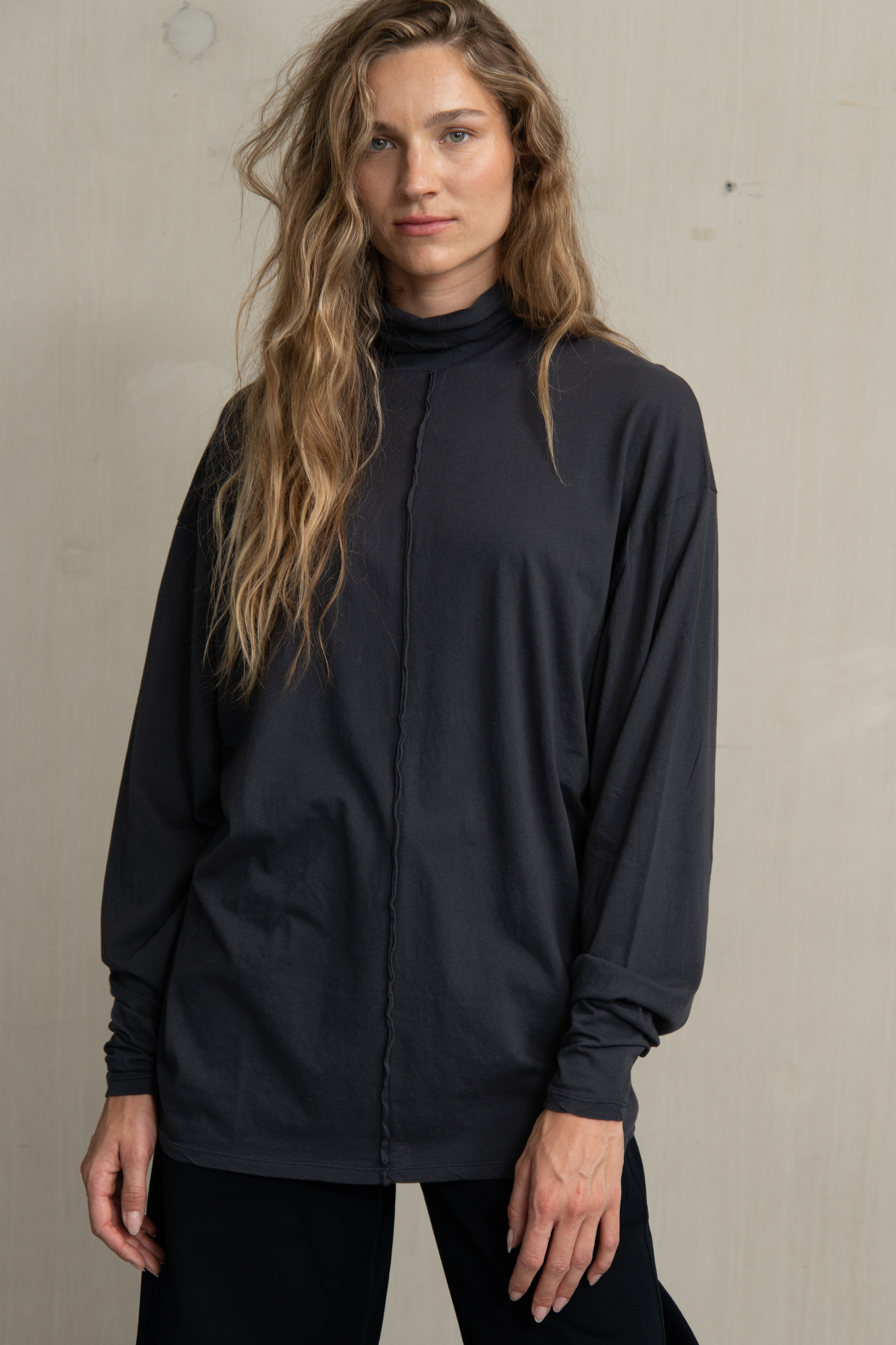 BEATRIX TEE GRAPHITE