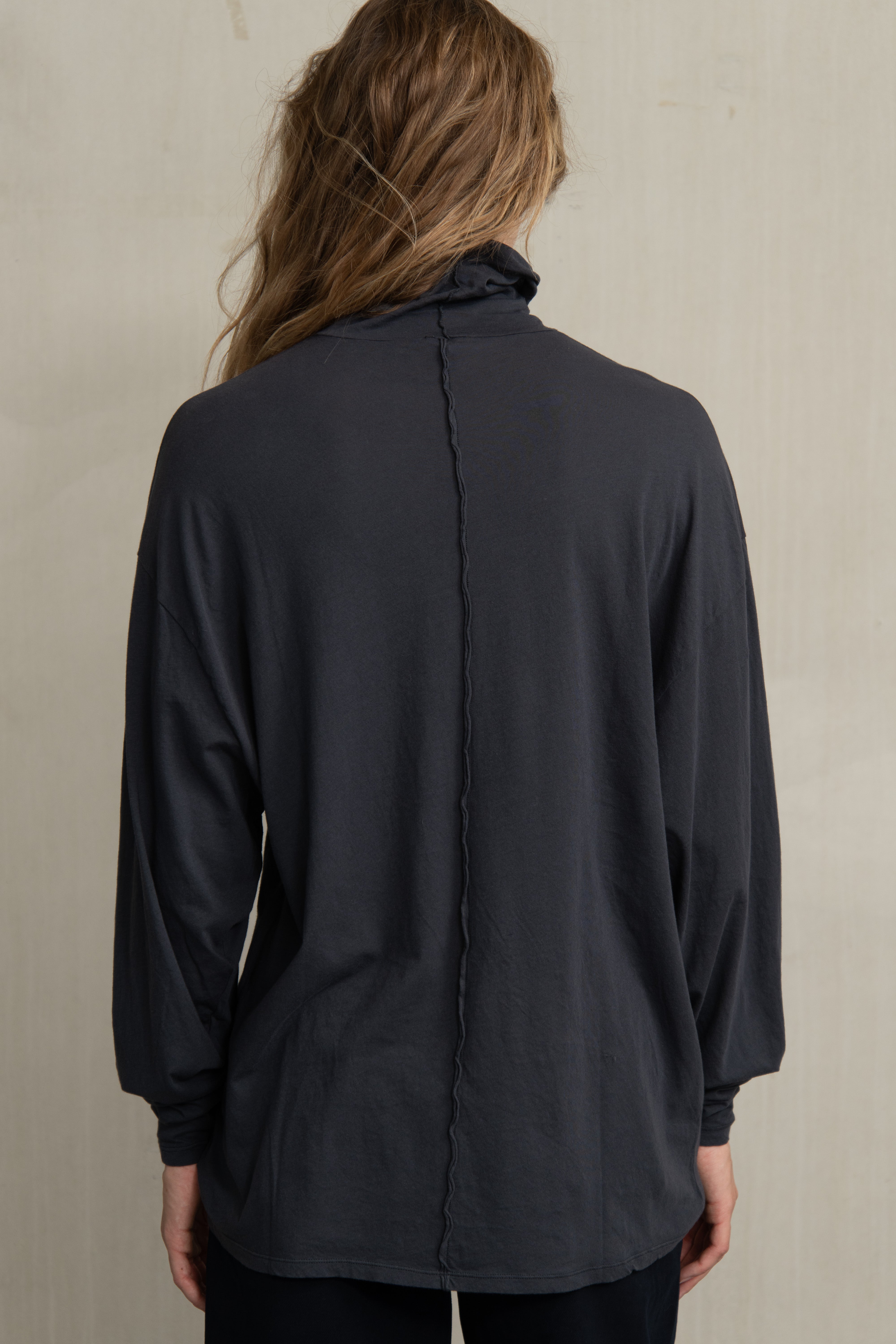 BEATRIX TEE GRAPHITE