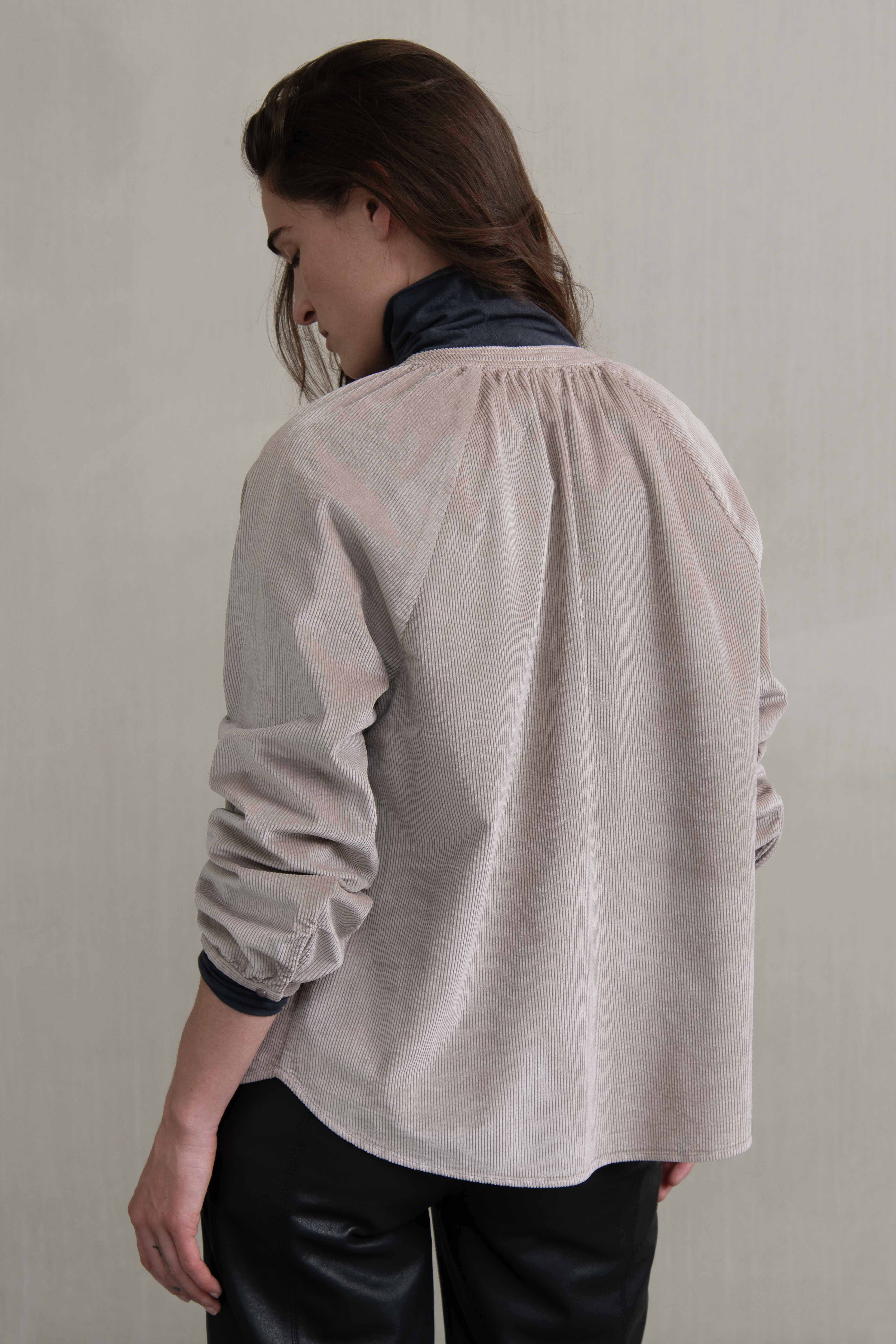CRYSTAL BLUSE CALCITE