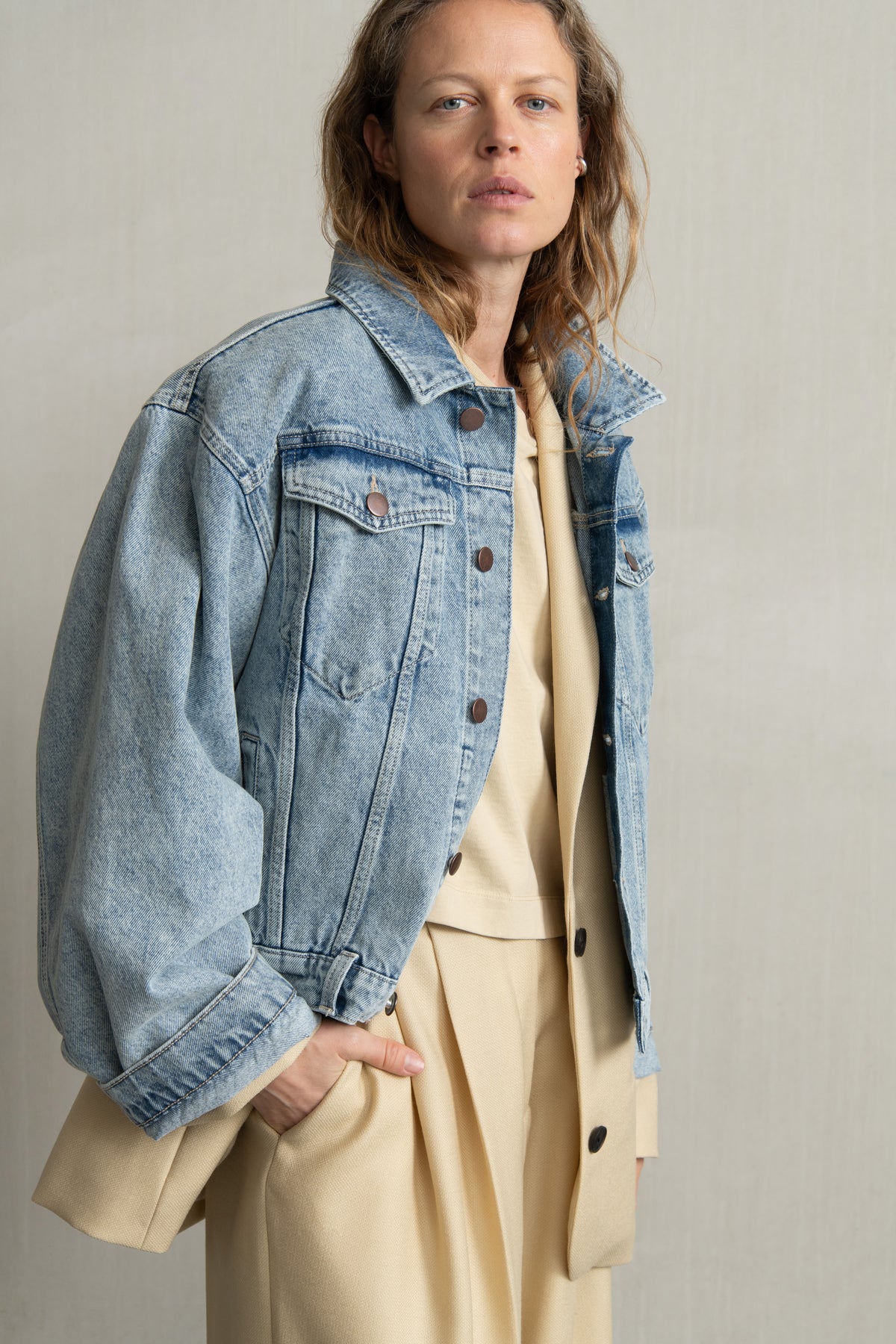 DARA JACKE BLEACHED DENIM