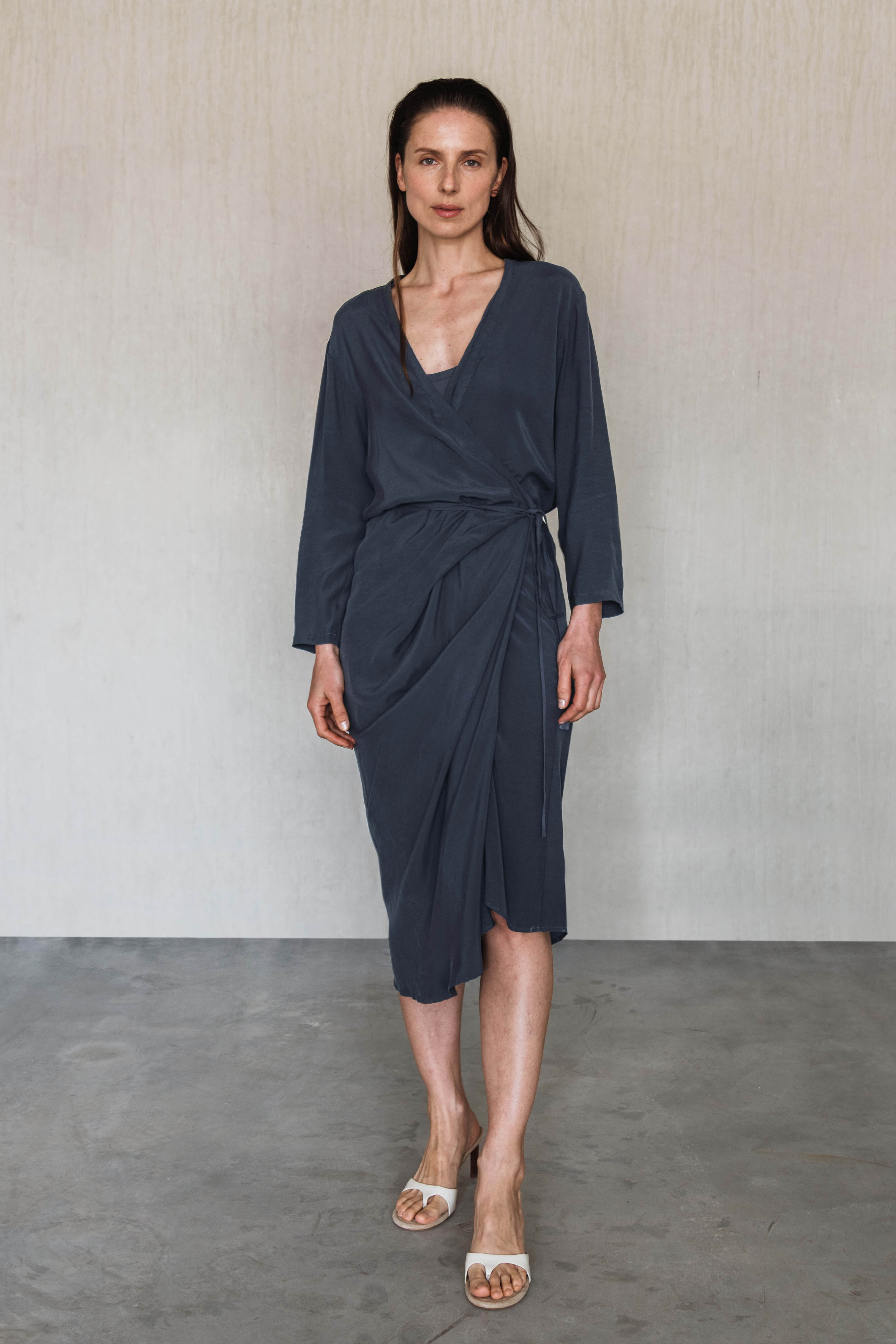 DELILAH KLEID GRAPHITE