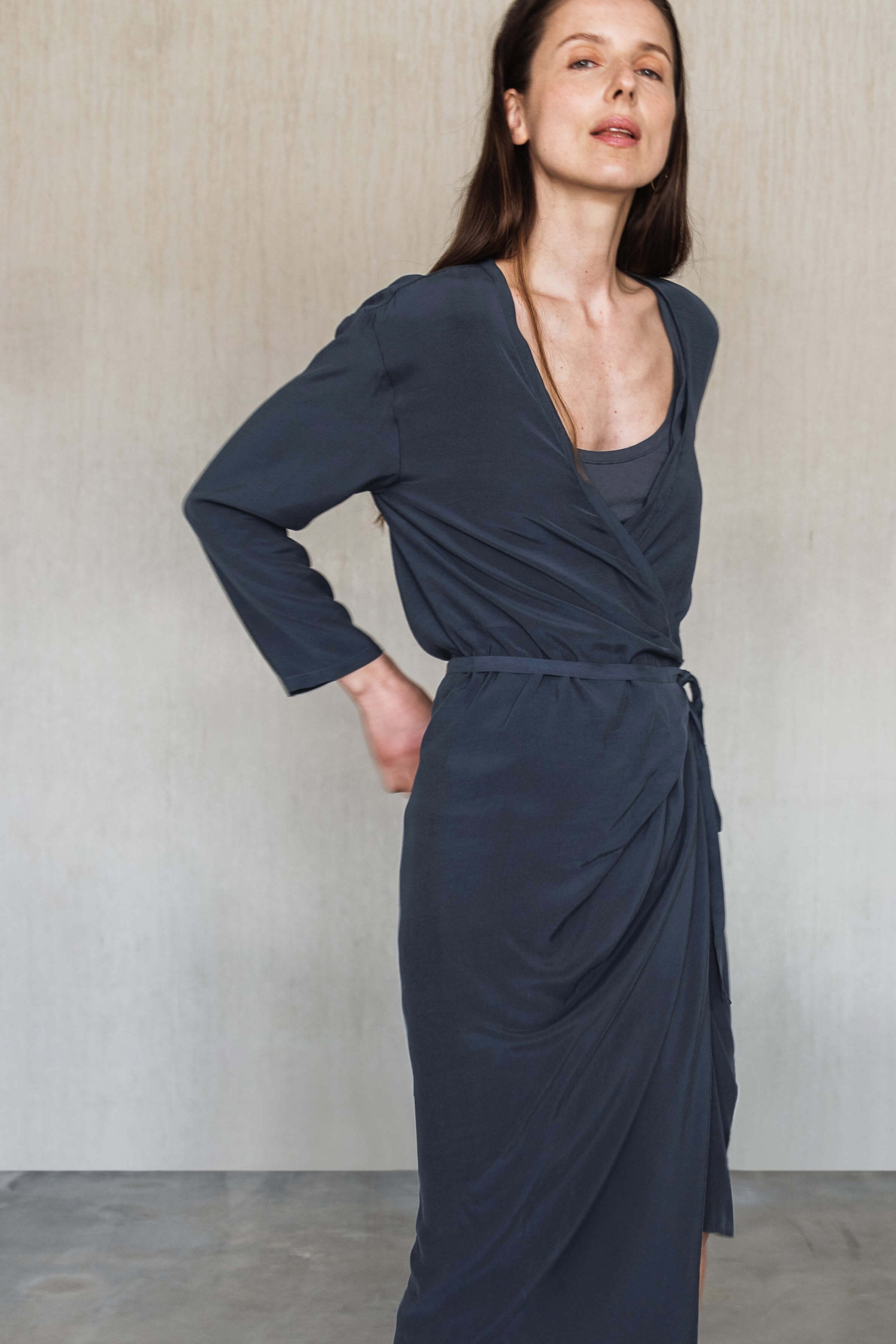 DELILAH KLEID GRAPHITE