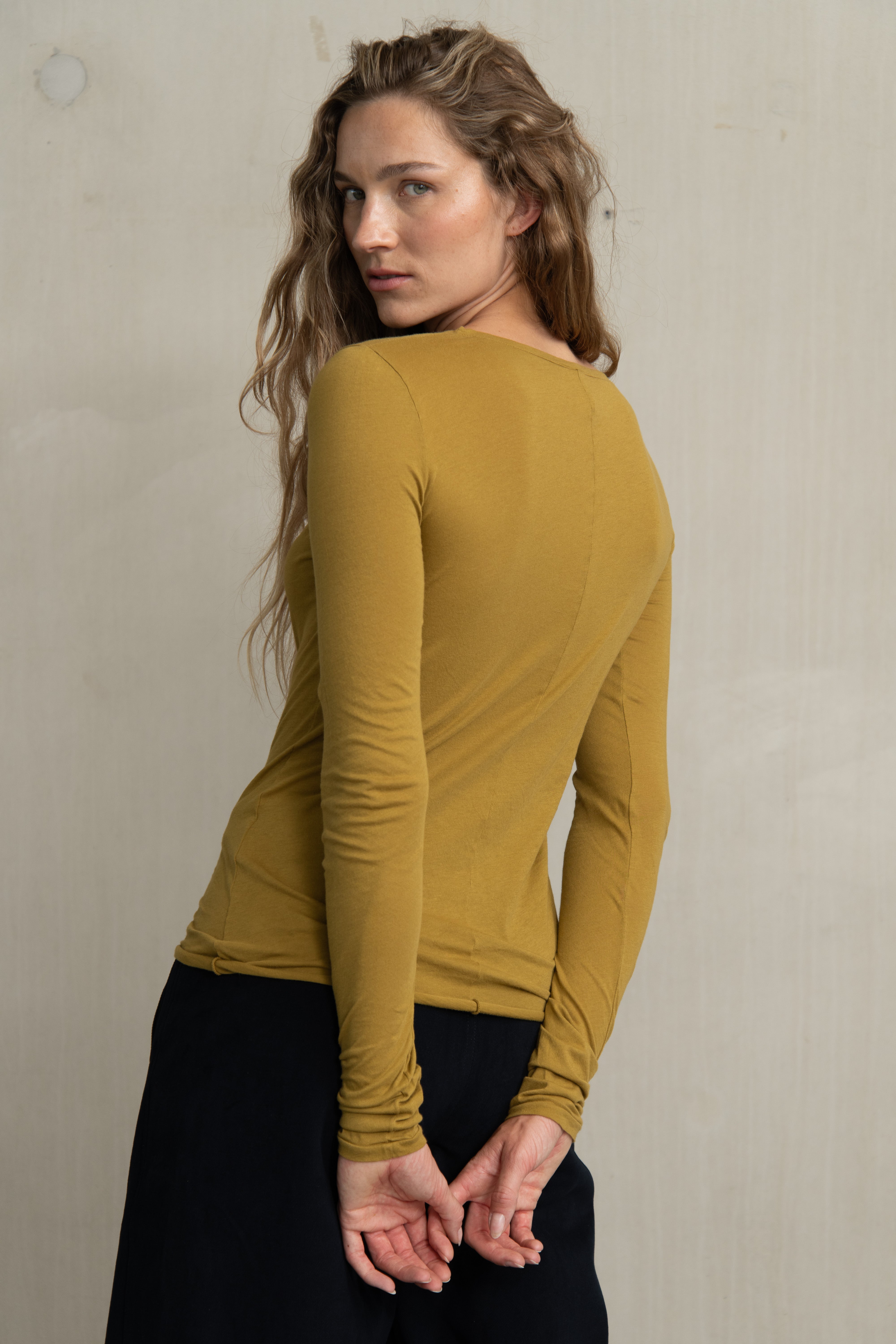 HANYA TEE MUSTARD