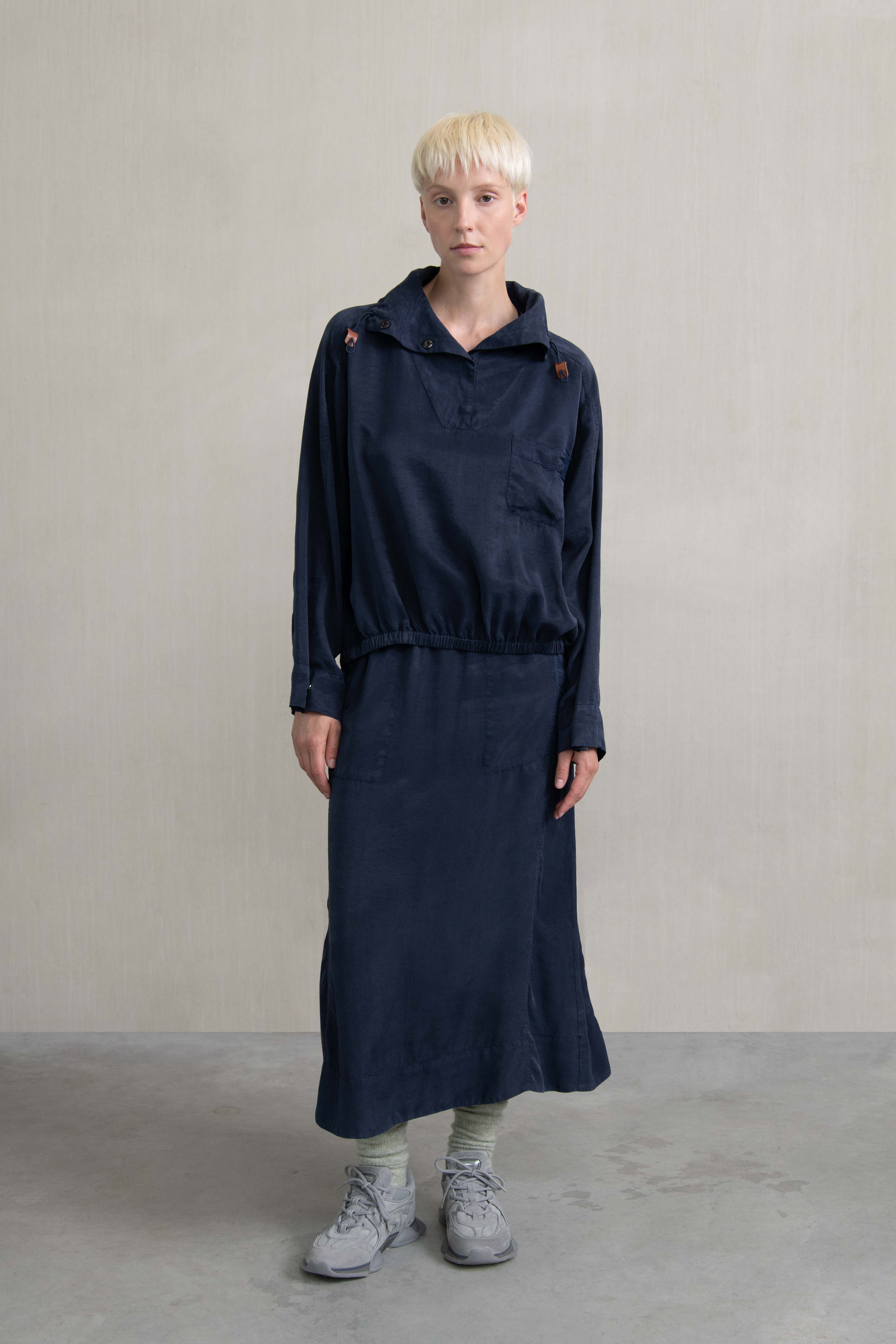 LELIE ROK LAPIS