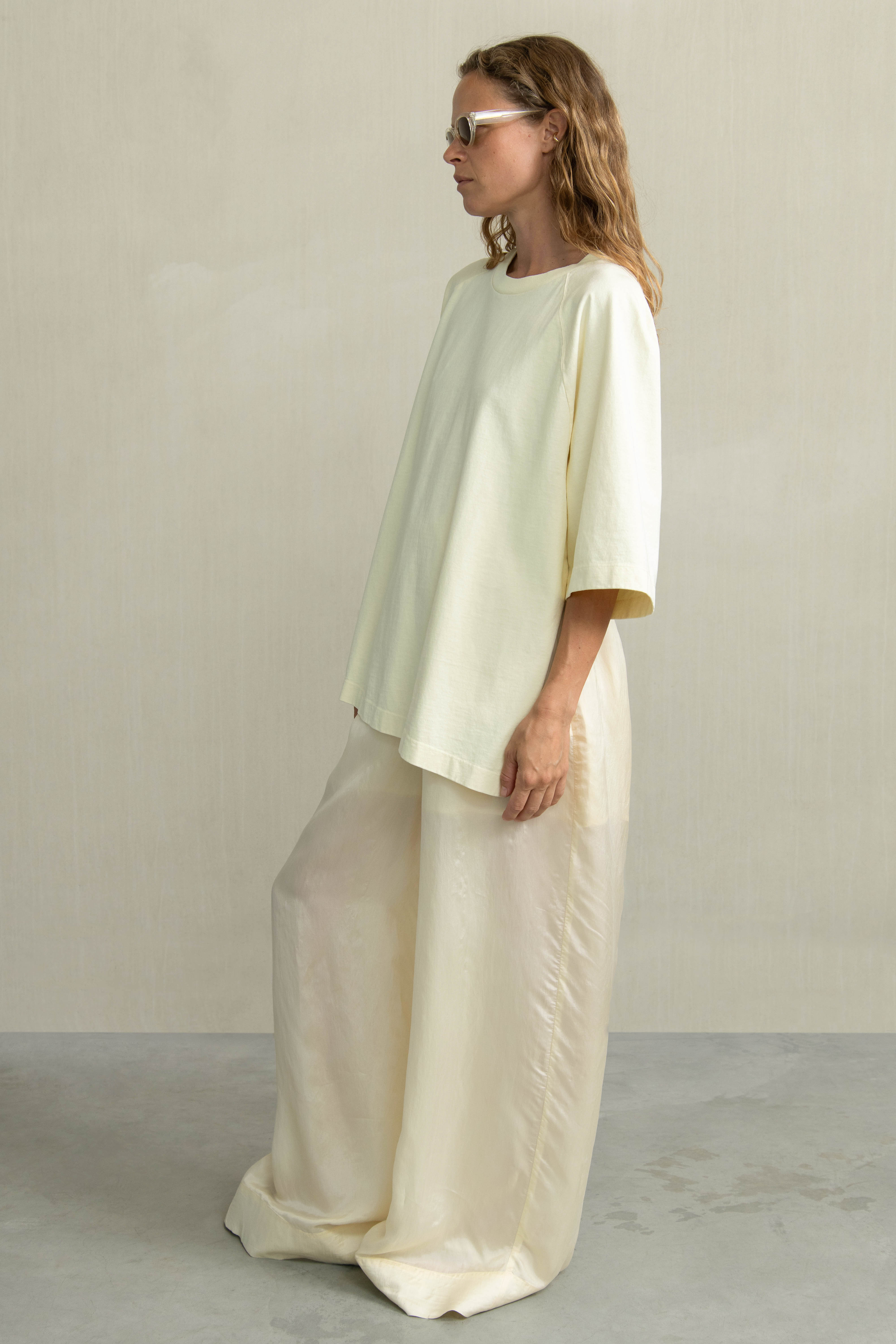 VANESSA Oversized Cotton T-Shirt with open Back | HUMANOID