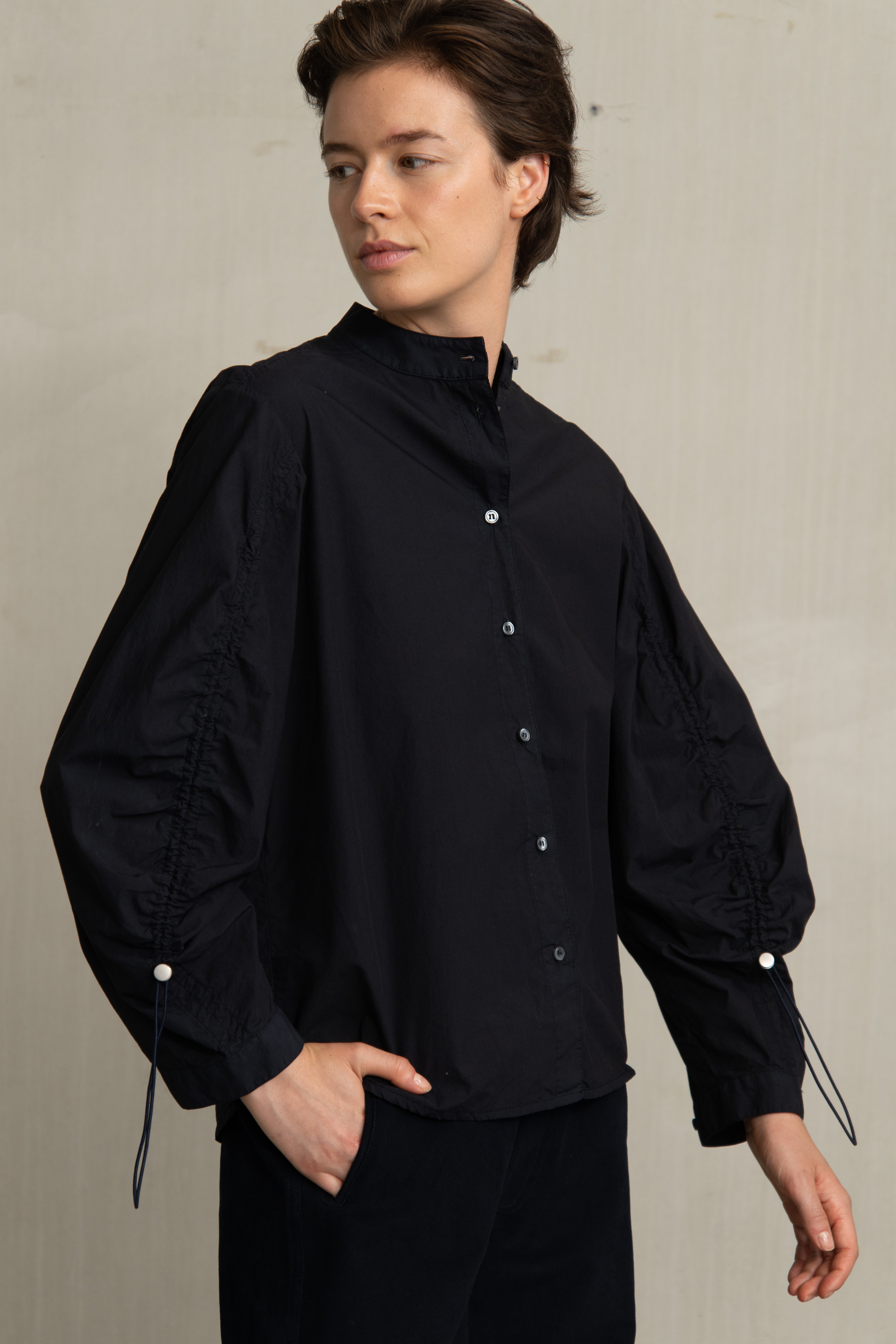 WICKY BLOUSE NAVY - HUMANOID