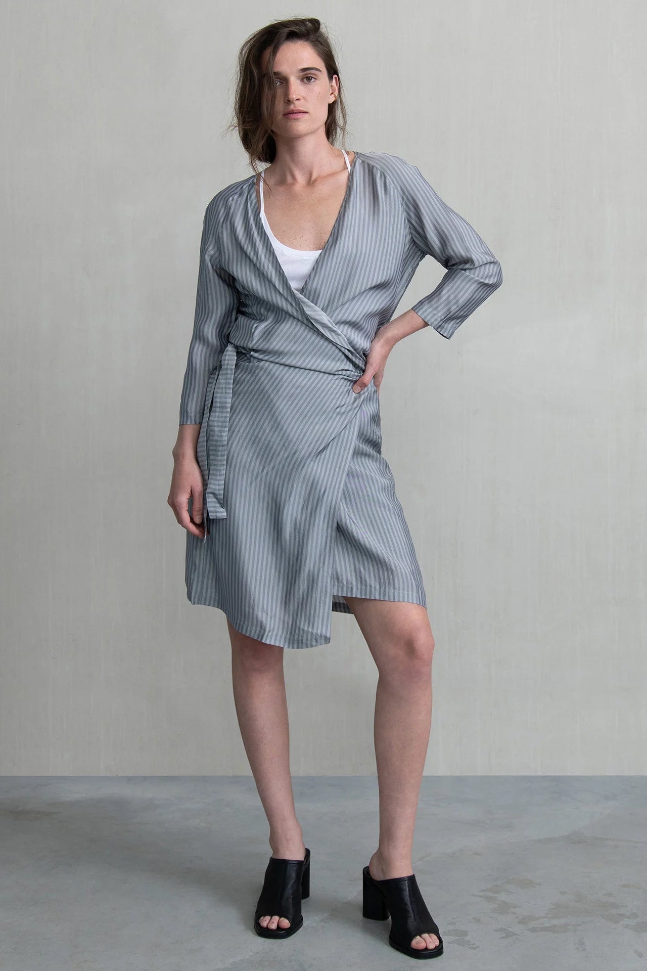 RILEY DRESS IRON - HUMANOID